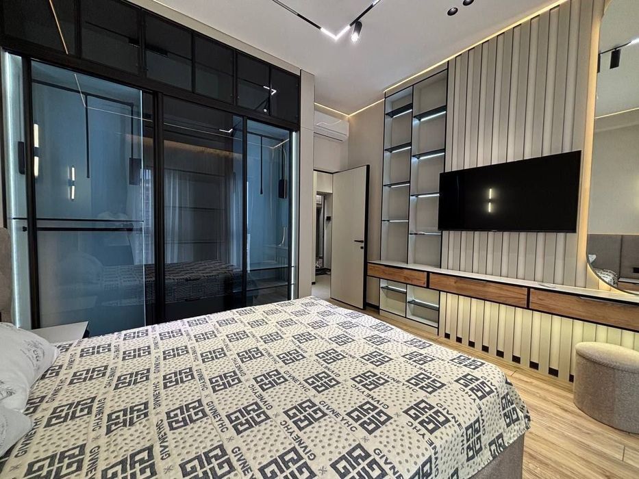 Сдам в Аренду! 2х комнат 78м2 квартира  Новостройка