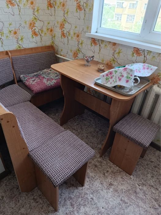 Продам мебель холодильник,кухонный нарнитур
