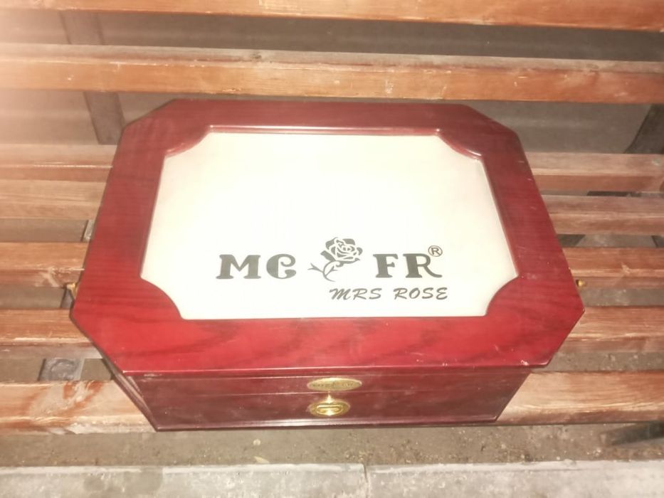 Продам ящик от столового набора