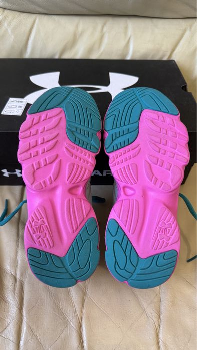 Under armour - детски /дамски маратонки