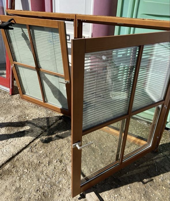 FEREASTRA LEMN TRIPAN H 147 x L 235 Germania 3 buc