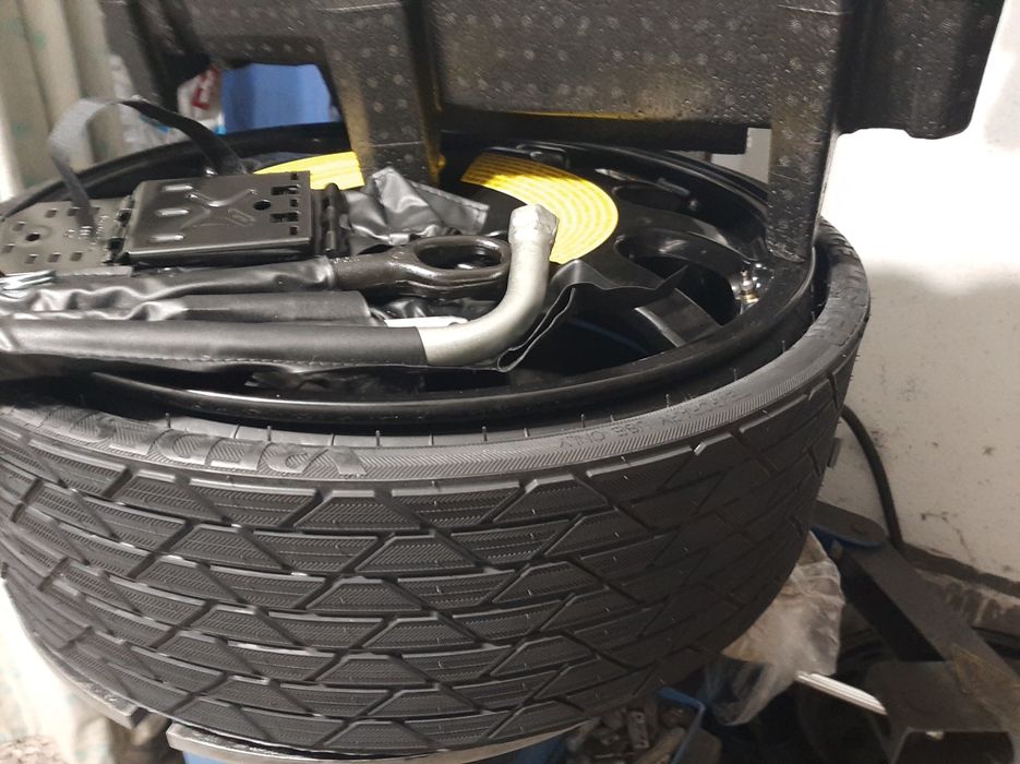 Резервна гума патерица 20цола за Audi SQ7, E-TRON, Q8 и др.