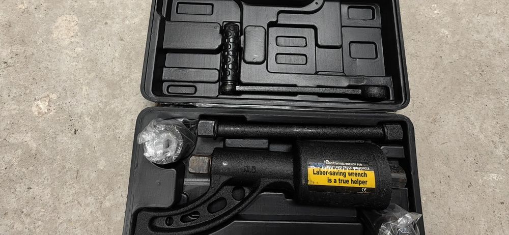 уред  за отвиване на болтове