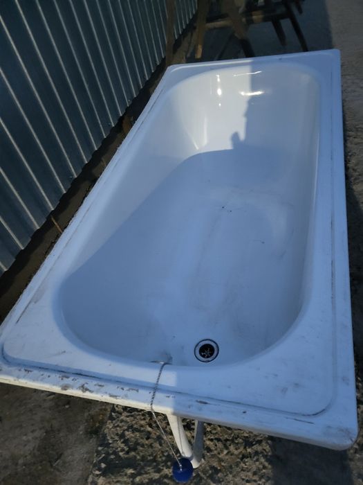 Ванна акриловая хорошем состоянии  б/у