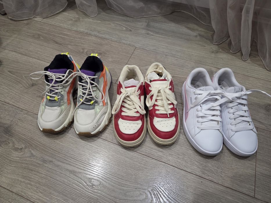 Продавам момичешки кецове