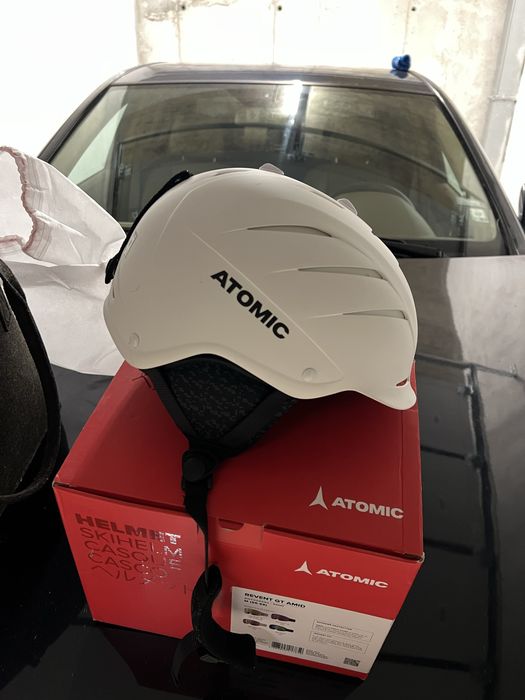 Ски каска Атомик