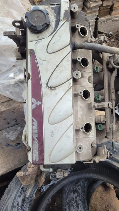 Продаю двигатель митцубиси 4G69 , на запчасти .