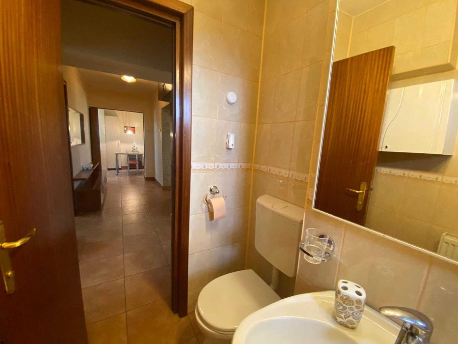 Închiriez apartament 4 camere zona Iancului