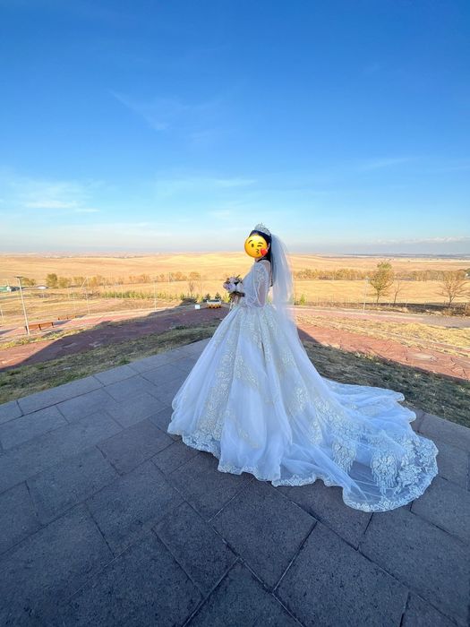 Свадебное платье, той көйлегі.