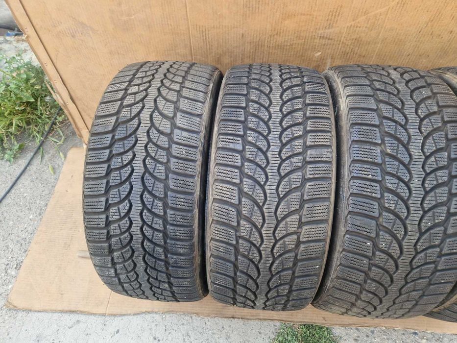 4 Bridgestone R19 235/35 Зимни гуми  DOT2719
