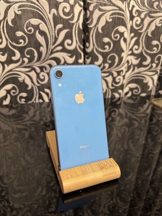 iPhone XR  Blue.