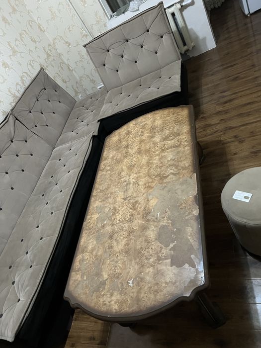 divan sotiladi kravat ham boladi