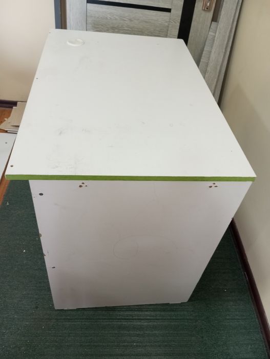 Срочно арзон нархда стул стол сотилади