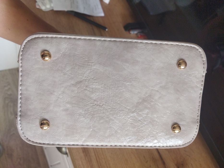 Дамска чанта - малка.