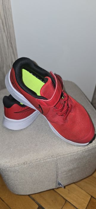 маратонки NIKE srat RUNNER