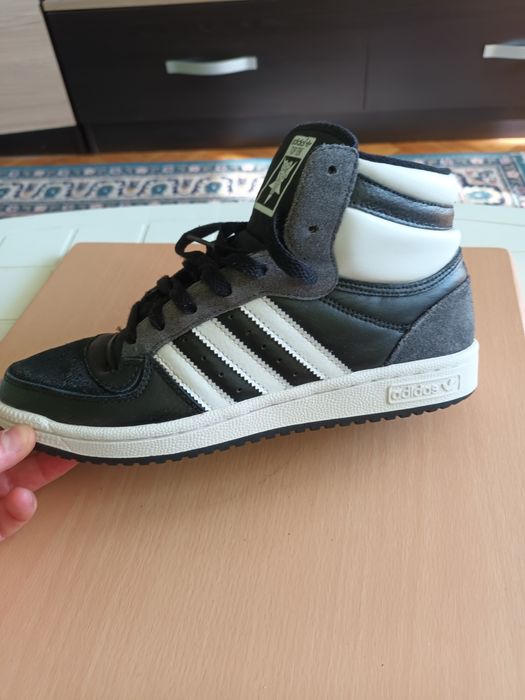 Adidași adidas 40