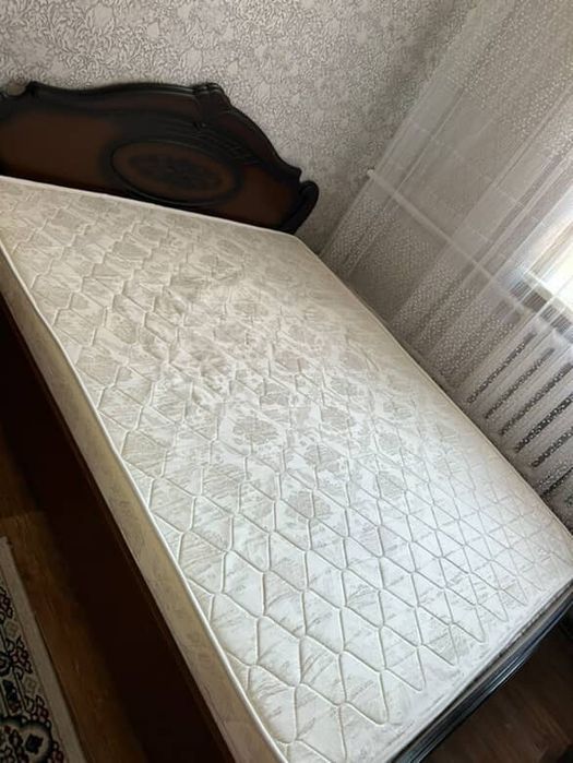 Продается спальный гарнитур