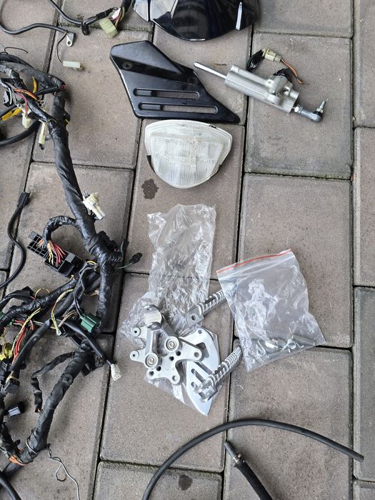 Piese Suzuki gsxr 1000 k7  Cadru cu acte, bascula,instalatie electri