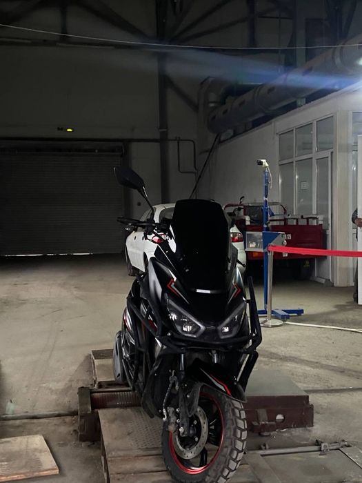 Продам скутер Макси на учете