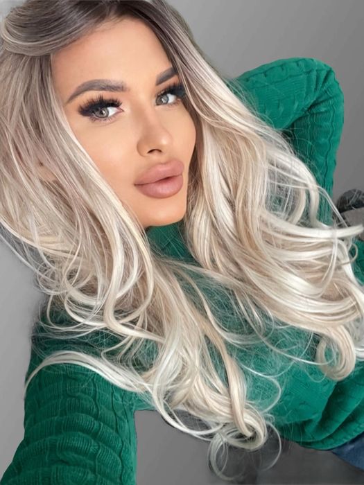 Peruca lunga ondulata blond deschis / gri cu suvite