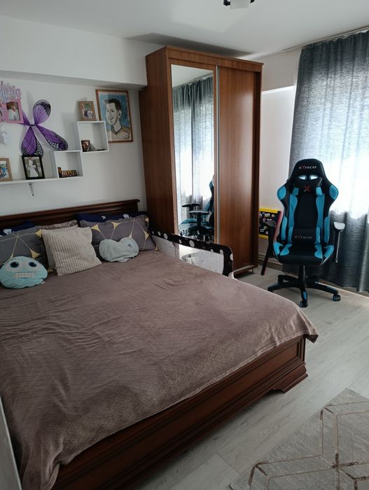 Vând apartament situat central