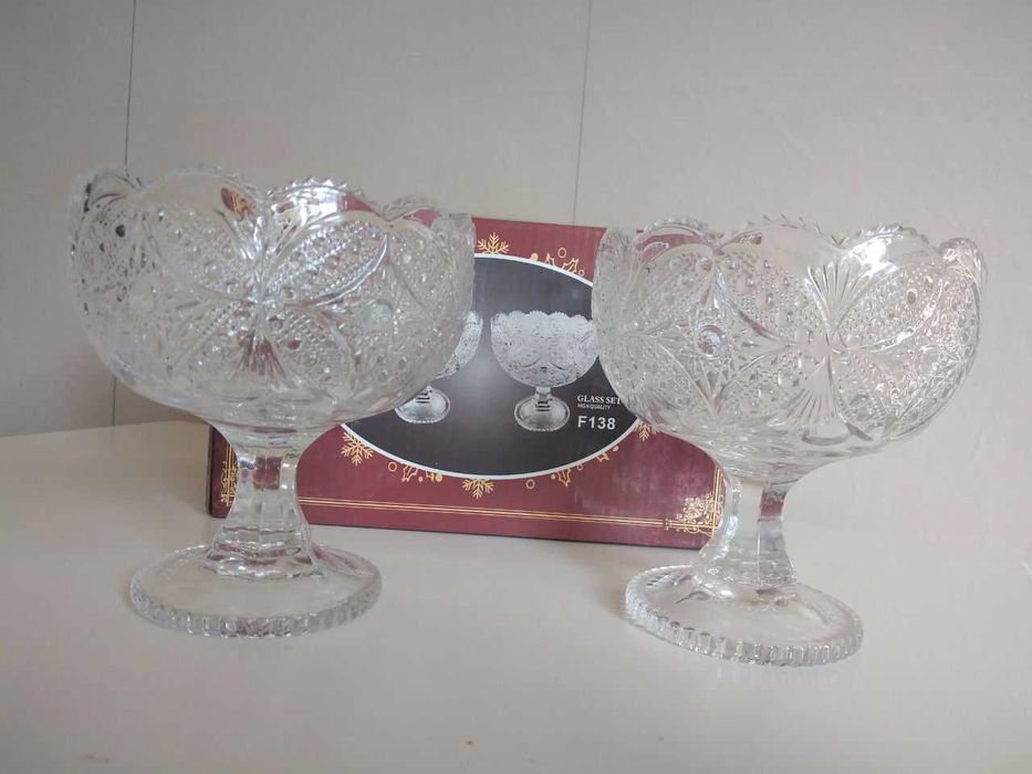 Подарочные наборы : вазочки, стаканы, кружки (новые, в упаковке)