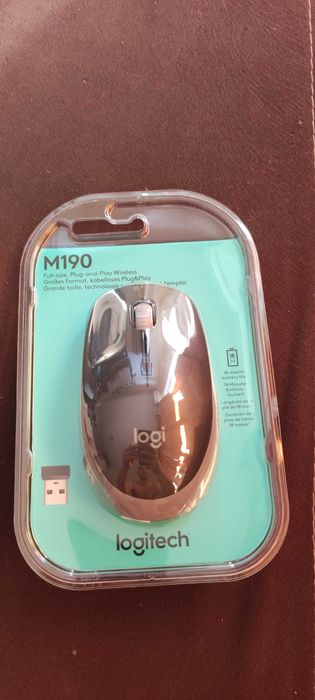 Безжична мишка Logitech M190