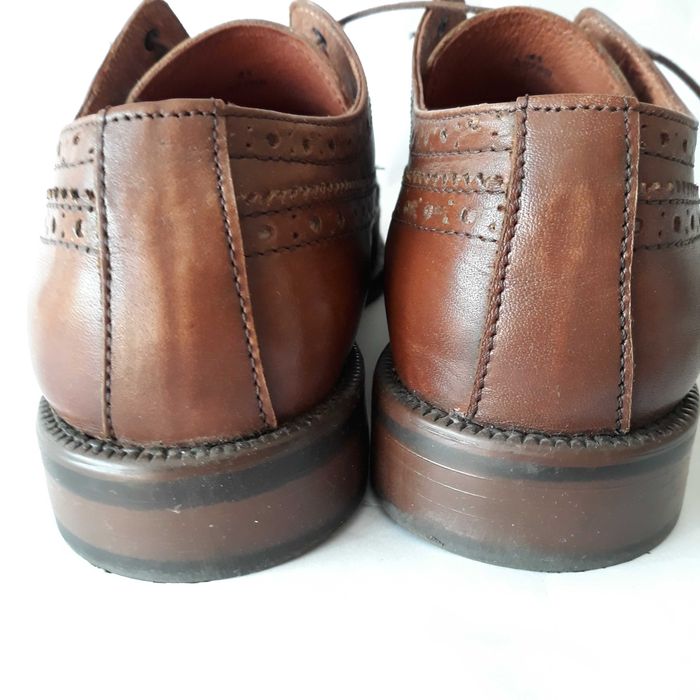 Pantofi din piele,culoare maro,model deosebit,noi,numarul 41.
