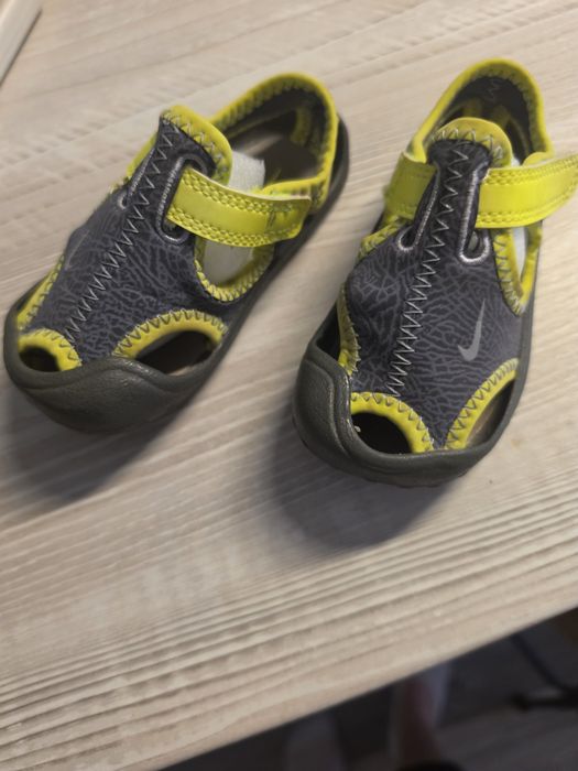 Sandale Nike  mărimea 19