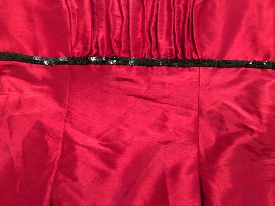 Красива нова рокля