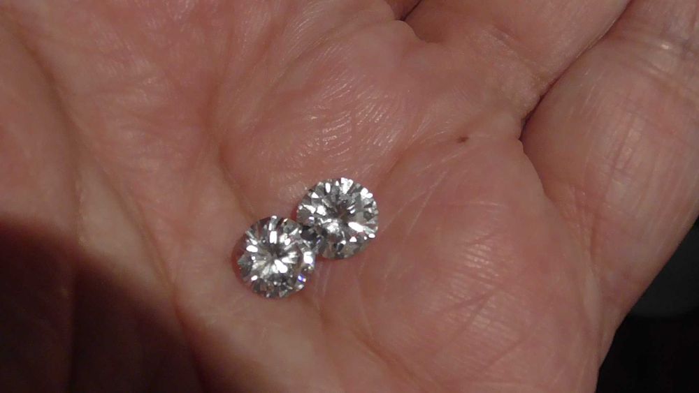 Продам Два Бриллиаnта