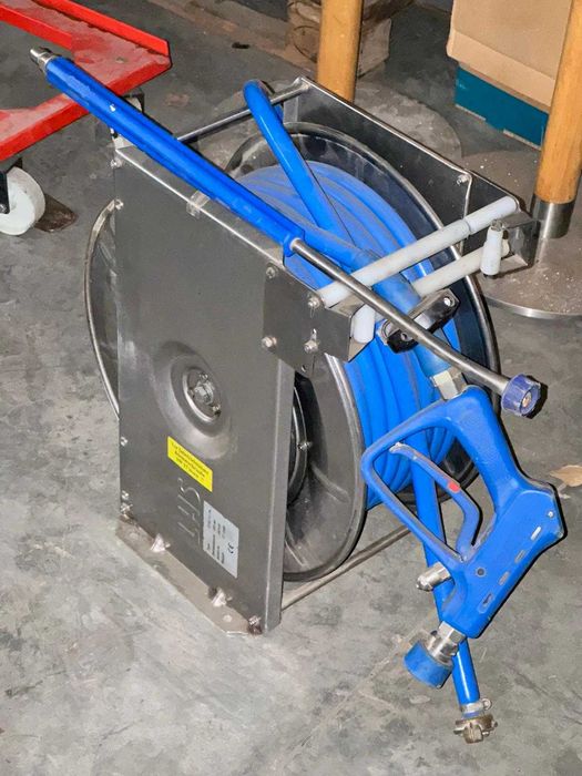 Tambur inox cu furtun alimentar + pistol. Industria alimentara