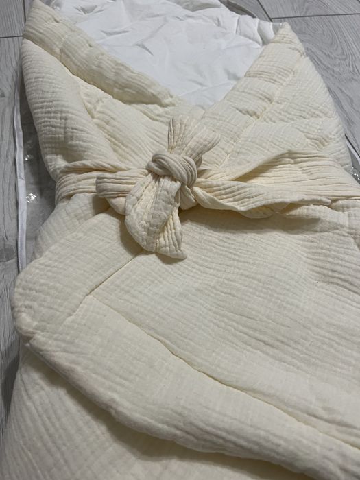 Конверт на выписку и одежда для девочки