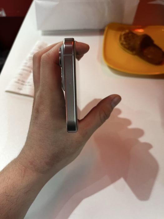 Продам iphone 15 pro max 256g