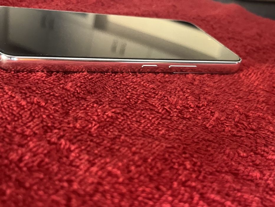 Telefon Samsung Galaxy S22  -256G. Schimb cu iPhone 13 / 13 Pro