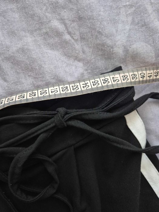 Дамски панталон с кант и широк крачол