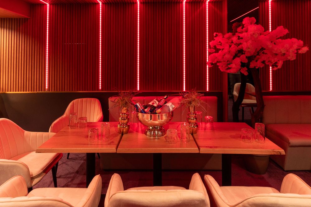 Дава се под наем Заведение в Пловдив, Тракия - 60 кв.м за 102 € - Снимка #3