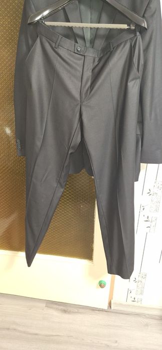 Мъжки костюм черен 56/182 номер