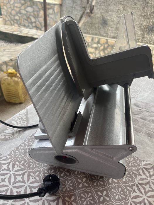 Машина за колбаси в добро състояние