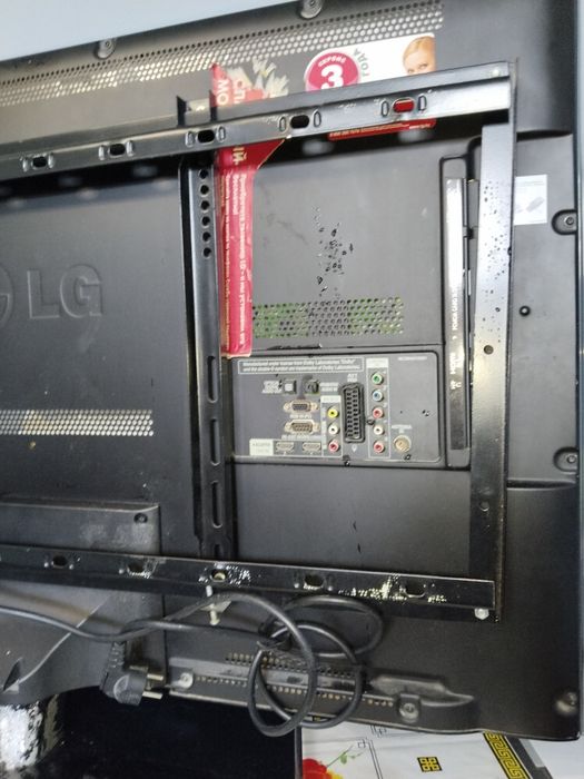 Телевизор LG  99 диагональ