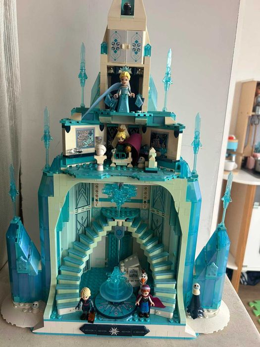 Ледения замък на Елза - Lego Disney
