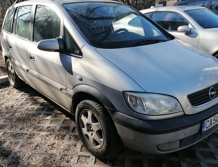 Opel zafira A цяла за части или ремонт