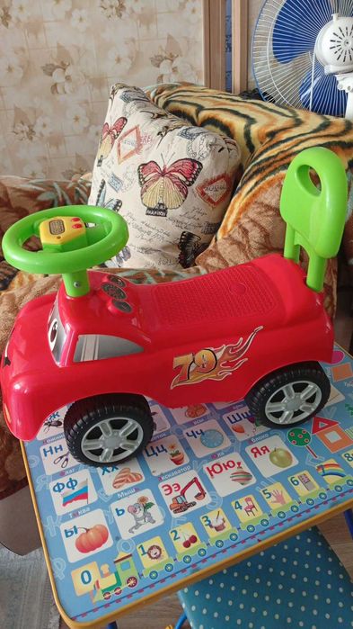 Машинка музыкальная