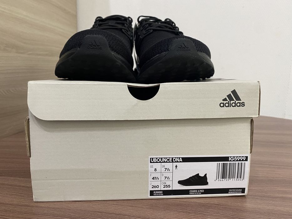 Продам кроссовки Adidas Ubounce Dna