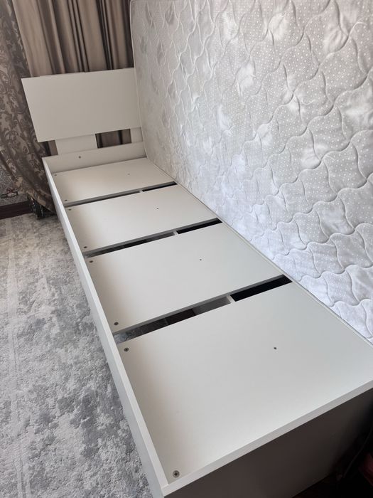 Односпальная кровать