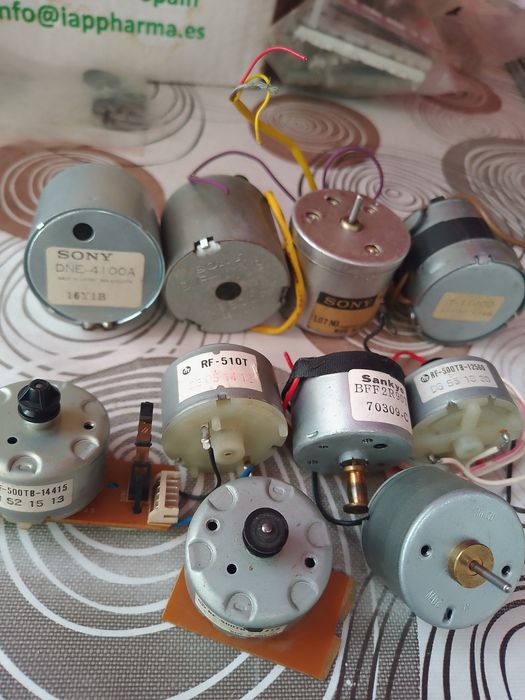 10 motorașe-casetofoane Japan stare foarte buna