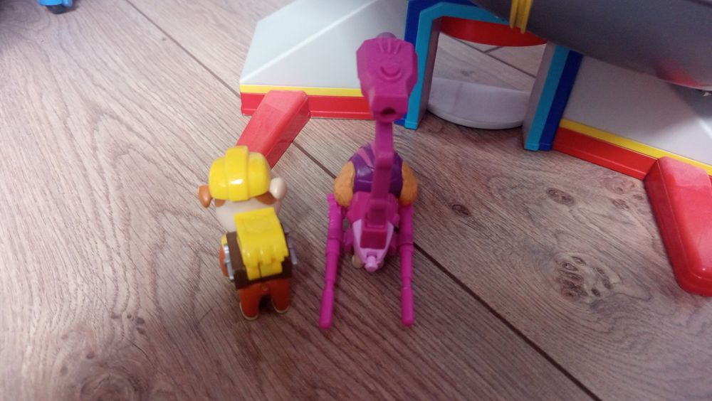 База на paw patrol с  бонус играчки