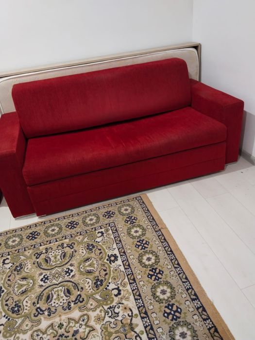 Диван трехместный