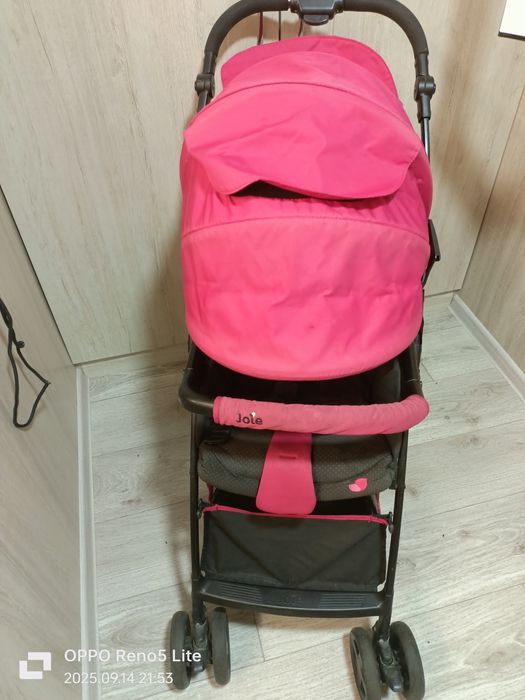 Коляска детская фирмы Joie