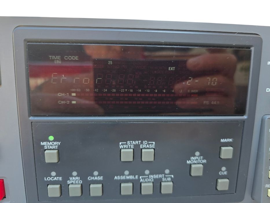 Sony pcm 7030 digital audio recorder